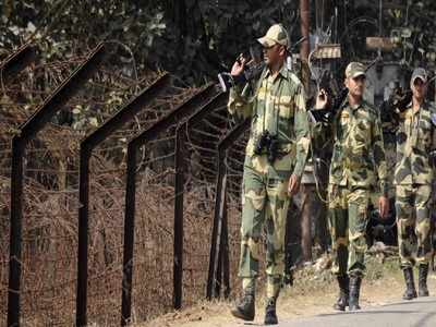 বারামুলা LoC-তে ফের সংঘর্ষবিরতি লঙ্ঘন, পাকগোলায় মহিলার মৃত্যু!