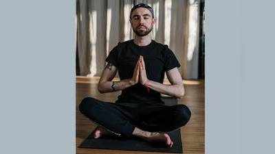 Yoga Benefits For Mens Health : योग करने से पुरुषों को होते हैं यह फायदे, Helo App से भी रहें अपडेट