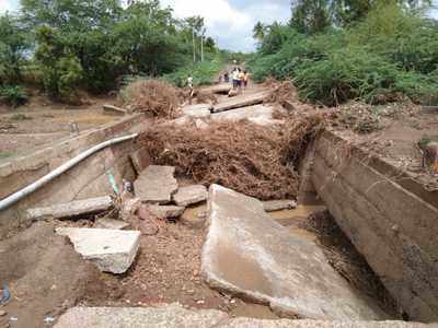 ಕಳಪೆ ಕಾಮಗಾರಿ ಸೇತುವೆ ಕುಸಿತ