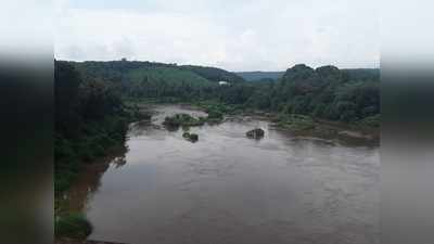 ഇരിക്കൂർ പുഴയിൽ വ്യാപക കൈയേറ്റം; മണ്ണിട്ട് നികത്തിയത് 94 മീറ്ററോളം!! ഇനിയൊരു പ്രളയം കൂടി താങ്ങാനാവില്ല, ഭീതിയിൽ പുഴയോരവാസികൾ