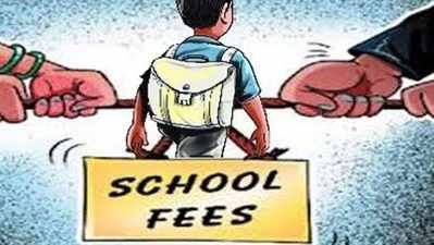 school fees: கல்யாண மண்டபத்தில் கல்விக் கட்டணம்... வசூல் வேட்டையில் பள்ளிகள்