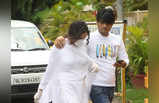 तस्वीरें: परिवार का दर्द बांटने सुशांत सिंह राजपूत के घर पहुंचीं अंकिता लोखंडे