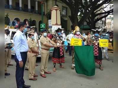 ಮಾಸ್ಕ್‌ ಧರಿಸದ ಜನರ ಪಾಲಿಗೆ ಯಮ ಕಿಂಕರರಾದ ಮೈಸೂರು ಪೊಲೀಸರು..!