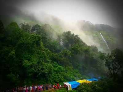 മഴ.. കട്ടന്‍.. സഹ്യന്റെ പച്ചപ്പ്.. ആഹാ അന്തസ്!!