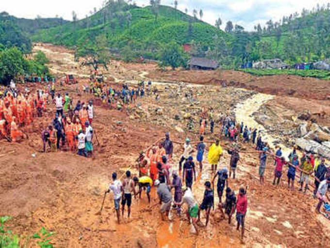 ​ഒഴുകിയെത്തിയത് ഒരു കോടിയോളം രൂപയുടെ മരങ്ങള്‍