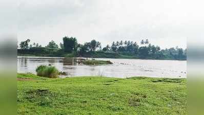 ಚಿಕ್ಕೋಡಿ ತಾಲೂಕಿನ ಕಲ್ಲೋಳ-ಯಡೂರ ಸೇತುವೆ  ಕೃಷ್ಣಾ ನದಿ ನೀರಿನಲ್ಲಿ ಸಂಪೂರ್ಣ ಮುಳುಗಡೆ