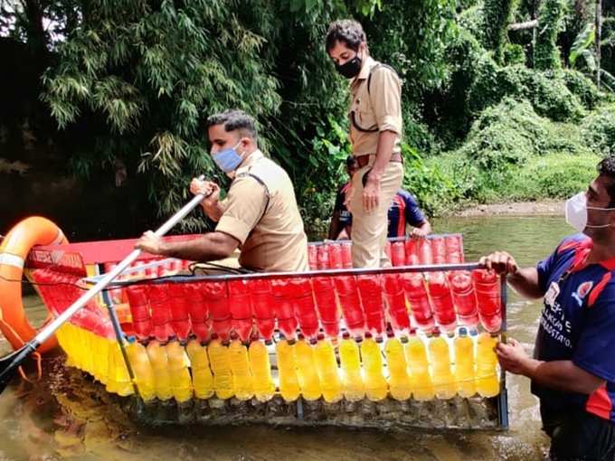 കുപ്പികൾ കൊണ്ടു നിർമ്മിച്ച ബോട്ട് (ചിത്രം 1)