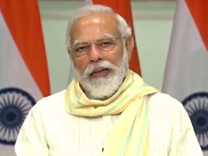 घर लौटे प्रवासी मजूदरों के लिए पीएम मोदी ने आज गरीब कल्याण योजना की शुरुआत की। इस योजना की शुरुआत बिहार के खगड़िया से हो रही है।