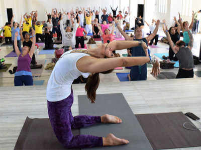 Yoga Career Options: योग में करियर का अच्छा मौका, जानें सारे ऑप्शन