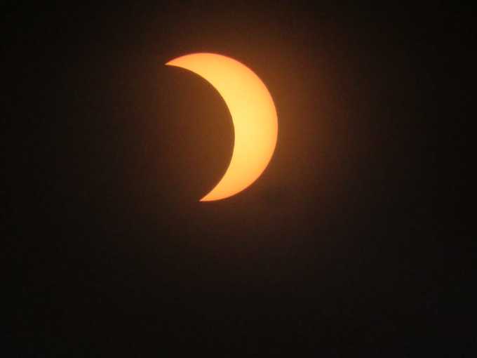 Solar Eclipse in Mumbai (PC - Aditya Desai)