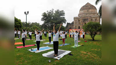 International Yoga Day 2020: कैंसर से लड़ने की ताकत दे सकता है योग