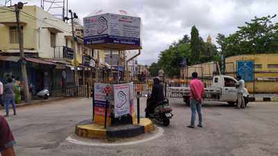 ಎಸ್‌ಎಎಸ್‌ಎಲ್‌ಸಿ ವಿದ್ಯಾರ್ಥಿಗಳಿಗೆ, ಪೊಲೀಸರಿಗೆ ತಲೆನೋವು ತಂದ ಕಂಟೈನ್‌ಮೆಂಟ್‌ ಜೋನ್‌ ಶಾಲೆ!