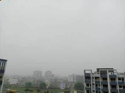 MP Weather: भोपाल में बदला मौसम का मिजाज, रात से हो रही है बारिश