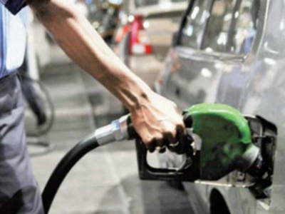 Petrol-Diesel Price: मुंबई से भी महंगा है भोपाल में पेट्रोल, दिल्ली से सस्ता है डीजल, जानें कीमत