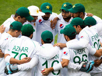पाकिस्तान के 7 और खिलाड़ी कोरोना वायरस की चपेट में, इंग्लैंड दौरे पर संकट