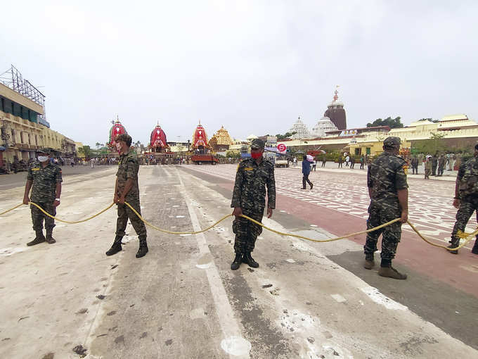 आम लोगों के शामिल होने पर SC ने लगाई थी रोक