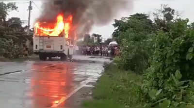 धू-धूकर जलने लगी चलती बस, बाल-बाल बचे 30 यात्री