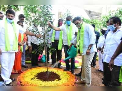 ఇక ORR వెంట కనువిందు.. 10 కి.మీ.కు ఓ థీమ్ పార్కు: కేటీఆర్