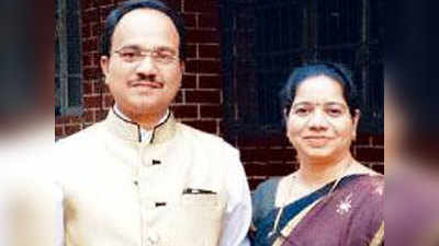 महाराष्ट्रः जिस कोविड केयर सेंटर को बनाया, वहीं पत्नी सहित भर्ती हुए नोडल अधिकारी