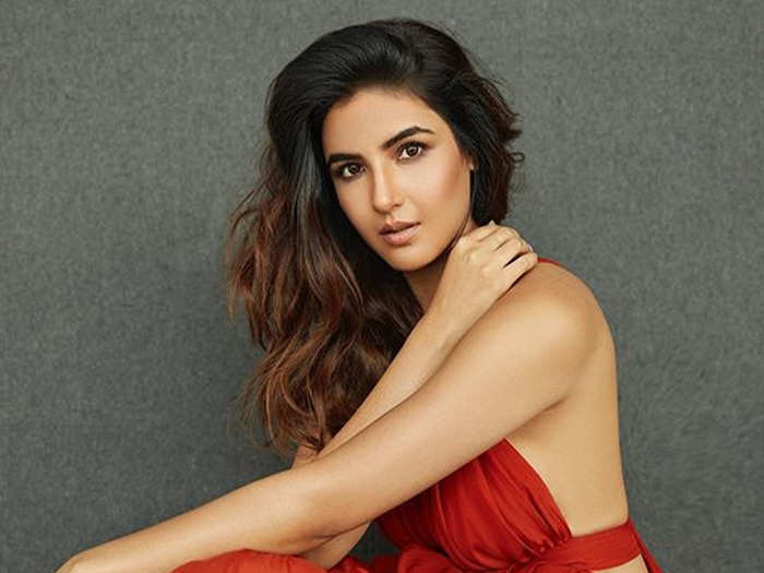 jasmin bhasin worked down south rare facts right from being in coma to harassed by a director