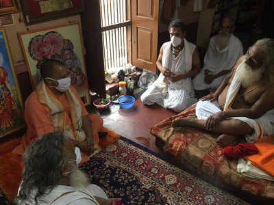 सीएम योगी आदित्‍यनाथ का अयोध्‍या दौरा, राम मंदिर निर्माण कार्य का लिया जायजा