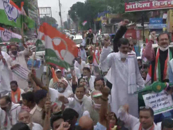 congress protest against continuous hike in fuel prices in delhi, patna, bengaluru, ahmedabad