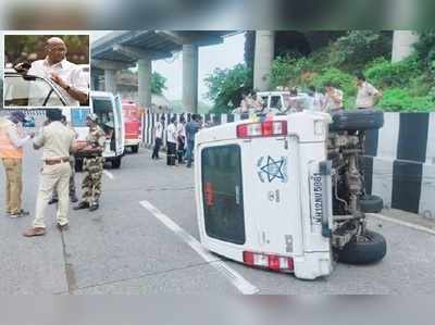 కాన్వాయ్‌లో వాహనం బోల్తా.. ఎన్సీపీ చీఫ్ శరద్ పవార్‌కు తప్పిన ప్రమాదం