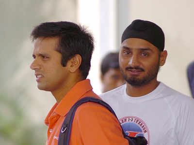 राहुल द्रविड़ के शानदार कैच, हरभजन सिंह ने शेयर किया वीडियो