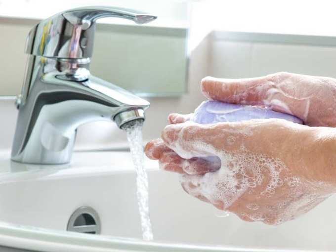 ​हात स्वच्छ धुणे