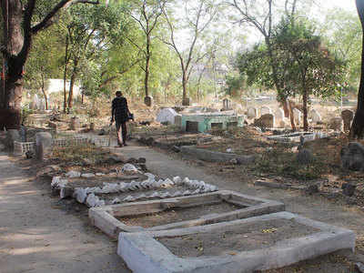भिवंडी: ढाई महीने में 561 मौत, कब्रिस्तान में अब नहीं दफनाने की जगह