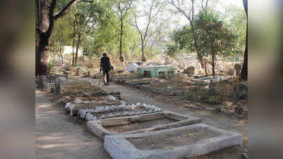 भिवंडी: ढाई महीने में 561 मौत, कब्रिस्तान में अब नहीं दफनाने की जगह
