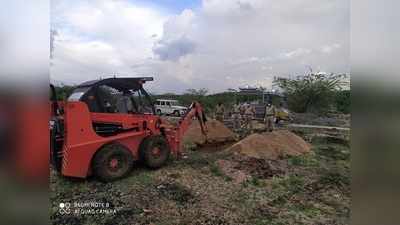 చిత్తూరు: కరోనా భయంతో అందరూ దూరం.. పోలీసులే ఆప్తులై అంత్యక్రియలు