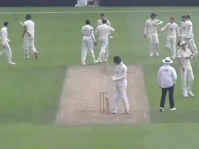 Covid-19: इंग्लैंड के क्रिकेटरों ने निकाला जश्न का नया तरीका, वीडियो वायरल
