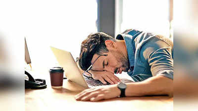 Uncontrolled Sleep: नहीं सताता बॉस का डर, ये लोग ऑफिस में काम करते-करते सो जाते हैं