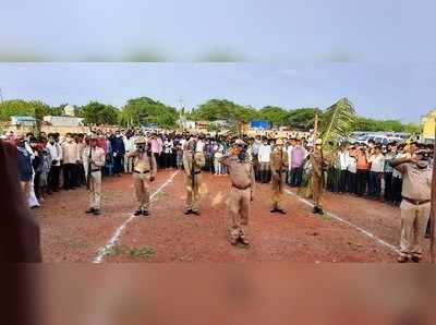 ರಾಯಬಾಗ ಬ್ಯಾಕುಡ ಗ್ರಾಮದಲ್ಲಿ ಯೋಧ ಸದಾಶಿವ ಗಾಡಿ ವಡ್ಡರ್‌ ಅಂತ್ಯಕ್ರಿಯೆ