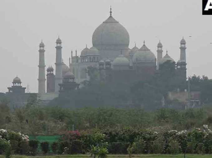 नहीं खुला ताजमहल