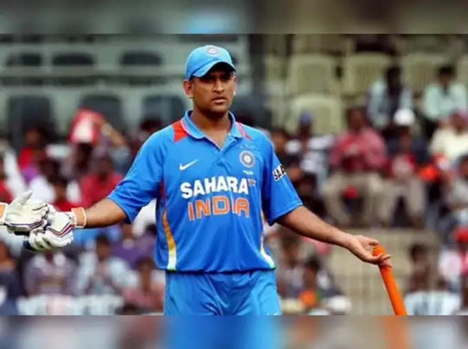 vk dhoni