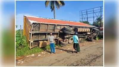 തൃശൂരില്‍ മിന്നല്‍ ചുഴലി;  വ്യാപക നാശം: നൂറോളം വീടുകള്‍ തകര്‍ന്നു, കനത്ത കാറ്റില്‍ കണ്ടൈനര്‍ ലോറി മറിഞ്ഞു