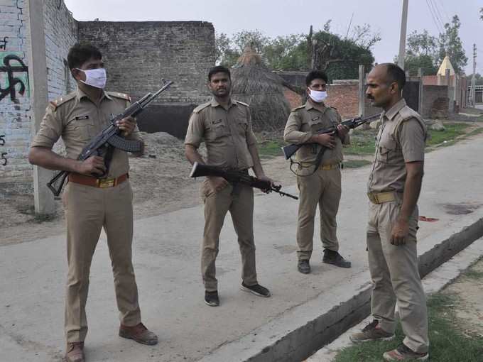 इन लोगों को हुई गिरफ्तारी