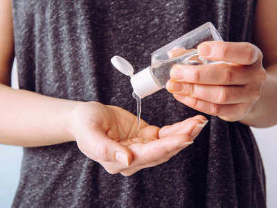 Hand Sanitizer: हैंडसैनेटाइजर खरीदते समय रखें इन बातों का ध्यान, FDA ने दिया सुझाव