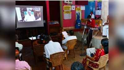 കൊവിഡ് പ്രതിസന്ധി നീണ്ടേക്കും; ആരുടേയും പഠനം മുടങ്ങില്ലെന്ന് മുഖ്യമന്ത്രി