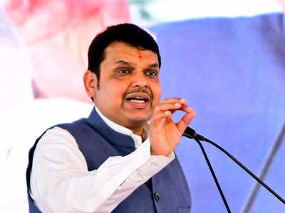 Devendra Fadnavis: काँग्रेस-राष्ट्रवादीचं नाव घेऊन फडणवीसांचा तिसऱ्यावर नेम