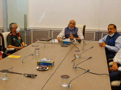 J&K: रक्षा मंत्री राजनाथ सिंह ने 6 पुलों का किया उद्घाटन, सेना को बड़ी राहत