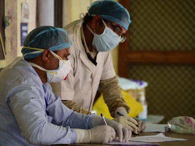 Coronavirus in Delhi: सिर्फ 20% कोरोना मरीज ही अस्पतालों में, बाकी घर में हो रहे ठीक