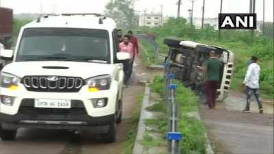 ದುಬೆ ಎನ್‌ಕೌಂಟರ್‌ ಪ್ರಕರಣ: ವಿಪಕ್ಷ ನಾಯಕರು ಹೇಳಿದ್ದೇನು? ಟ್ವಿಟರ್‌ನಲ್ಲಿ ನೂರಾರು ಸವಾಲು!