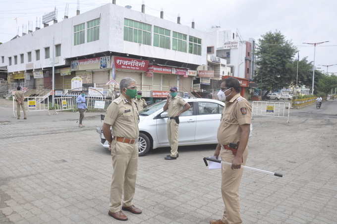 हजारो पोलिस उतरले रस्त्यावर