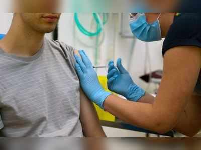 कोरोना वायरस वैक्‍सीन के ट्रायल में इस शख्‍स ने लगाई जान की बाजी