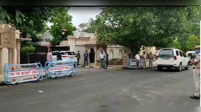 Rajasthan Political Crisis Latest News LIVE:  खत्म हुई विधायक दल की बैठक,  चार बसों से विधायकों को भेजा होटल