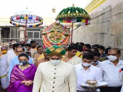 ಚಾಮುಂಡಿ ಬೆಟ್ಟದಲ್ಲಿ ರಾಜವಂಶಸ್ಥರ ಉಪಸ್ಥಿತಿಯಲ್ಲಿ ತಾಯಿ ಚಾಮುಂಡೇಶ್ವರಿ ವರ್ಧಂತಿ ಉತ್ಸವ