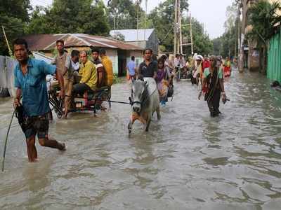 यूपी में उफान पर नदियांः बाढ़ के हालात, खेतों और घरों में घुस रहा पानी